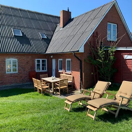 Kapitaenshaus Meerblick Langeness