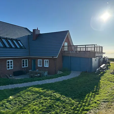 Kapitaenshaus Meerblick Langeneß